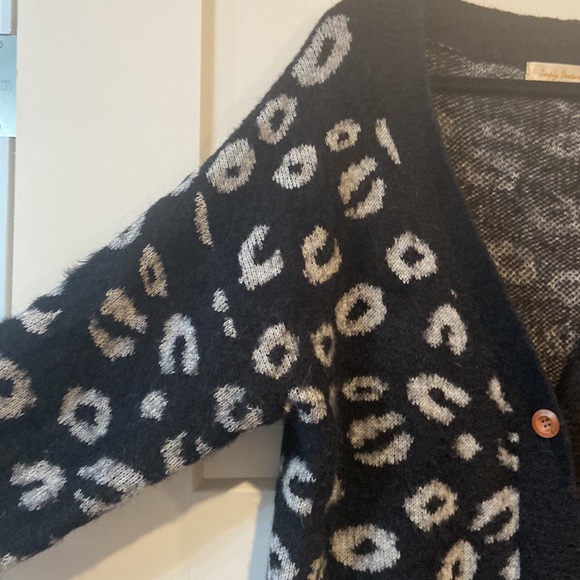 Simply Couture 2XL black and white with wooden buttons cardigan 💕 - Picture 7 of 8